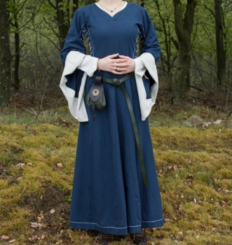 Preview: Mittelalterkleid mit Höllenfenstern  -  Bliaut Amal  -  blau/natur