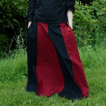 Preview: Mittelalterlicher Rock - weit ausgestellt - schwarz/rot