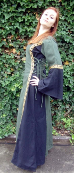 Preview: Mittelalterkleid mit Bordüre "Sophie" - grün/schwarz