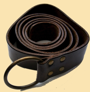 Ringgürtel aus Leder mit keltischem Muster "Kegan"  - schwarz