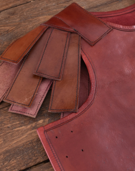 Preview: Römische Subarmalis aus Leder