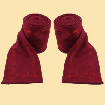 Preview: Wollwadenwickel - mit Stickerei "Hannes" - rot