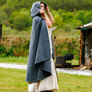 Preview: Umhang mit langen Knöpfen "Marie"  - grau
