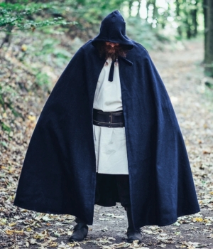 Wollmhang mit langer Kapuze "Hervir" Länge 160 cm - blau
