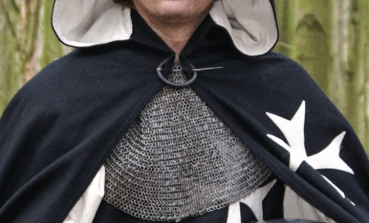 Umhang der Johanniter