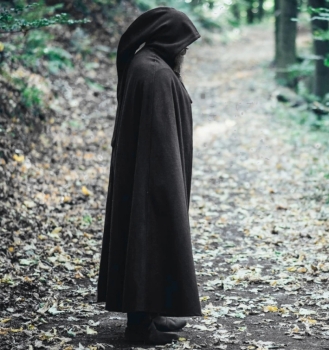 Preview: Wollmhang mit langer Kapuze "Hervir" Länge 160 cm - schwarz