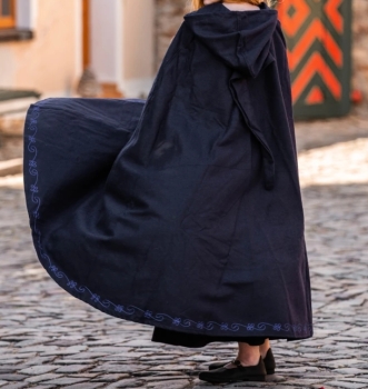 Preview: Wollumhang mit Stickerei "Alma" - blau