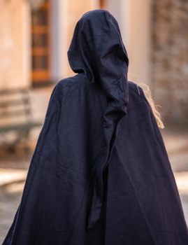 Preview: Wollumhang mit Stickerei "Alma" - blau