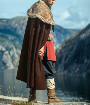 Preview: Wikinger Umhang "Janne" mit Kunstfell -  braun