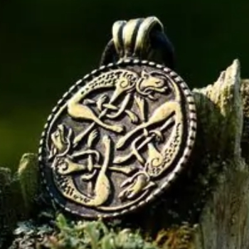 Keltisches Amulett Wilde Jagd -  versilbert