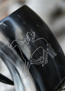 Preview: Bierkrug aus Horn - Odin reitet Sleipnir