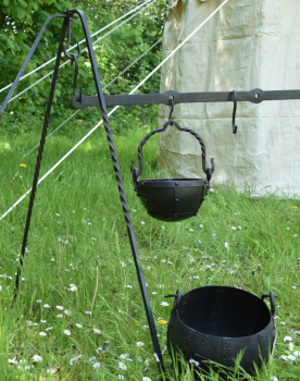 Preview: Rechteckige Stahlstange für Mittelalterlager -  6 Löcher -  ca. 150 cm