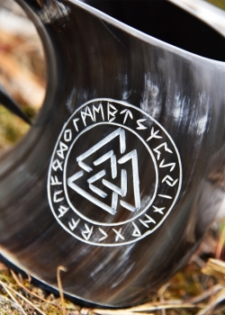 Preview: Bierkrug aus Horn - Valknut