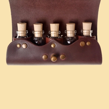 Preview: Tranktasche - Knopf mit Ecken - braun - 5 Flaschen