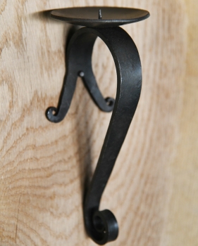 Geschmiedeter Wandleuchter aus Stahl