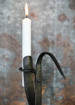 Kerzenhalter mit Holzsockel