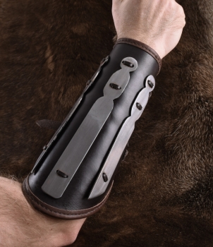 Preview: Armschutz aus Stahl und Leder