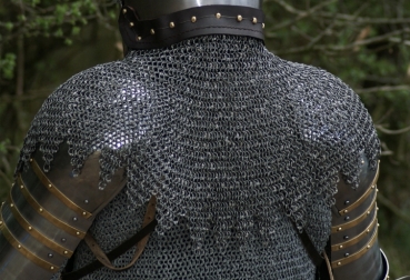 Preview: BMSB Brünierte Kettenbrünne mit Leder -  unvernietet - ID 8mm