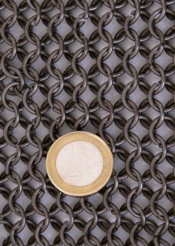 Preview: Kettenbrünne aus Federstahl - ID 8mm - unbehandelt mit Leder