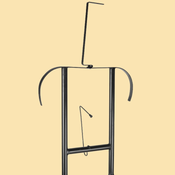 Preview: Universeller Rüstungsständer aus Metall mit Podest aus braunem Holz