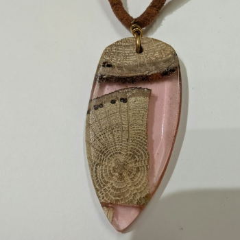 Preview: Kette mit Anhänger aus Holz und Harz - 8