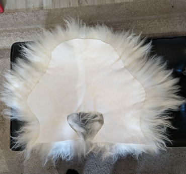 Preview: Schulterfell aus Nordlandschnucken-Fell, - weiß - S/M
