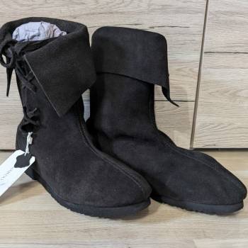 Stulpenstiefel aus Wildleder mit  Gummisohle - schwarz - Gr. 42