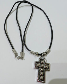 Lederkette Metallkreuzanhänger