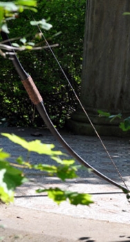 Preview: Marksman LARP-Bogen 50 Zoll schwarz gebeizt mit Ledergriff