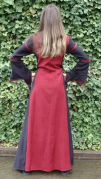 Viskosekleid mit Trompetenärmeln "Berblin" Schwarz/Rot