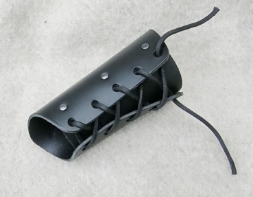 Preview: Leder-Armschützer - braun / geprägt Keltisch