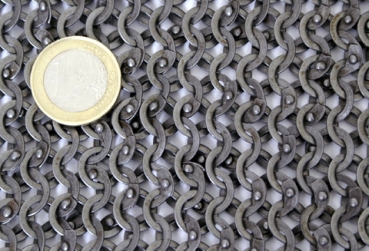 Preview: Kettenhemd Haubergeon, Flachring, vernietet, ID 8mm, unbehandelt, Gr. M