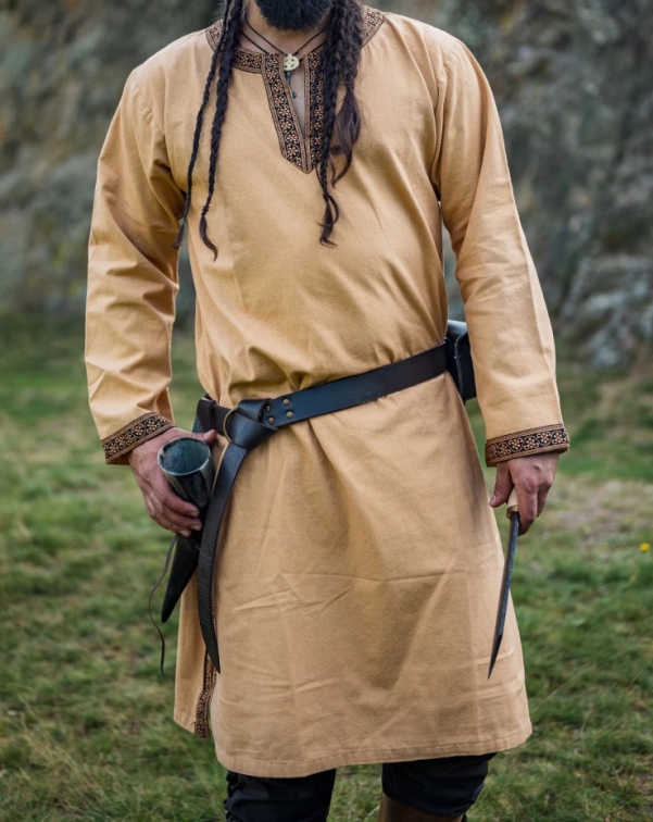 Mittelalter Tunika mit Bordüre, honigbraun