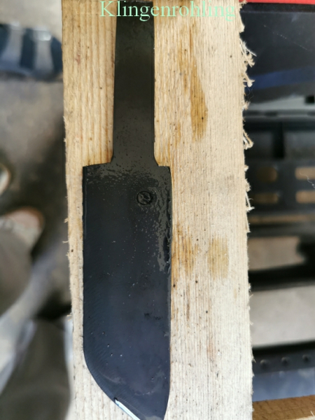 Messer mit punzierter Scheide