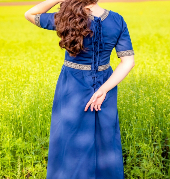 Edles Kurzarmkleid mit Bordüre "Ennlin" - blau