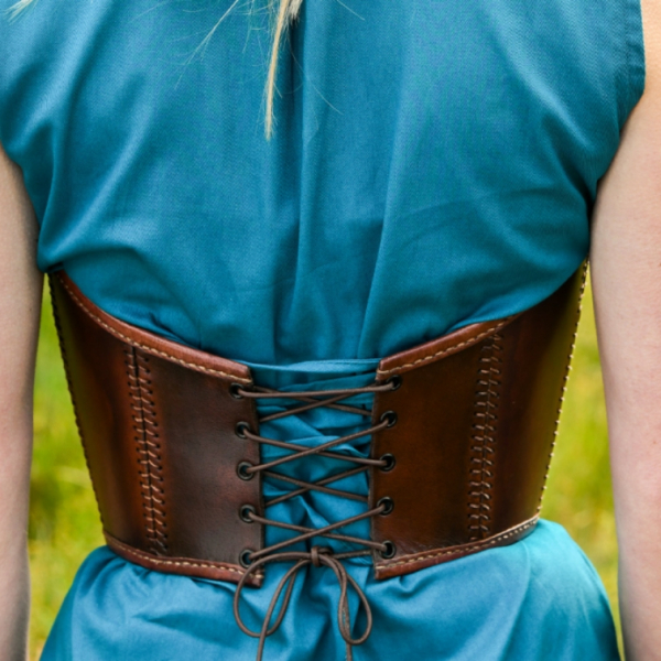 Unterbrust-Corsage aus Leder -   braun