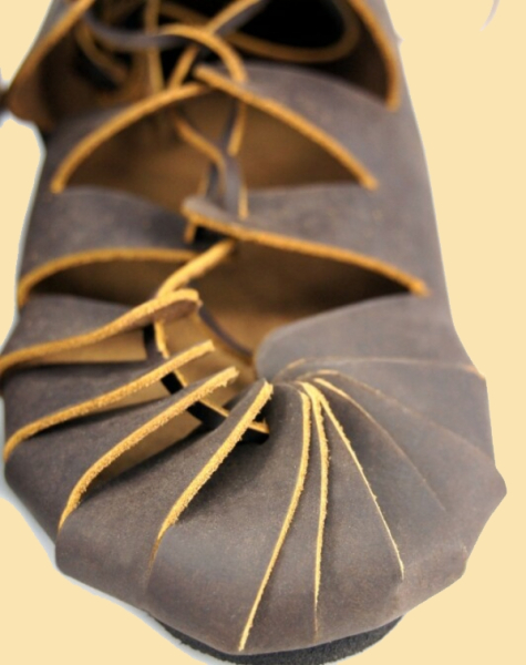 Bundschuhe aus Nubukleder- braun