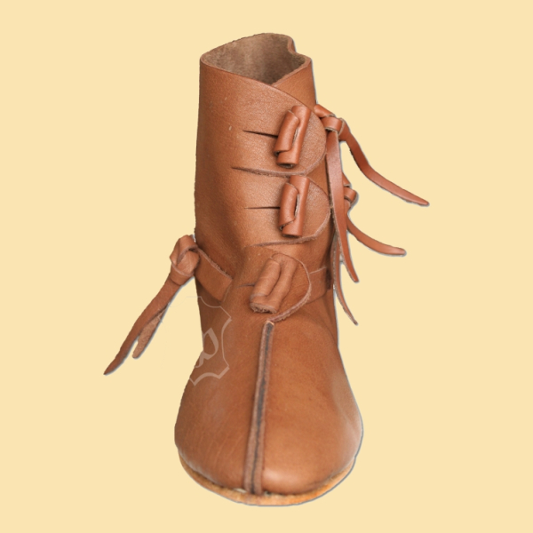 Wendegenähte Halbstiefel mit Knebelverschluss