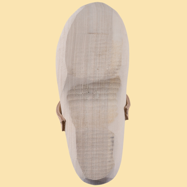 Holzschuhe mit Lederriemen