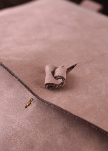 Gürteltasche aus Leder  -  halbrund