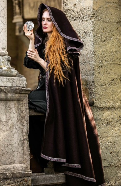 Umhang mit großer Kapuze "Theresa" braun