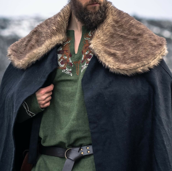 Wikinger Umhang "Janne" mit Kunstfell  -  schwarz