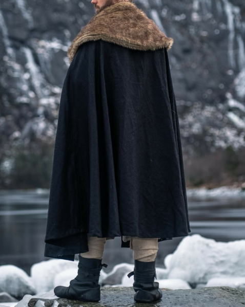 Wikinger Umhang "Janne" mit Kunstfell  -  schwarz