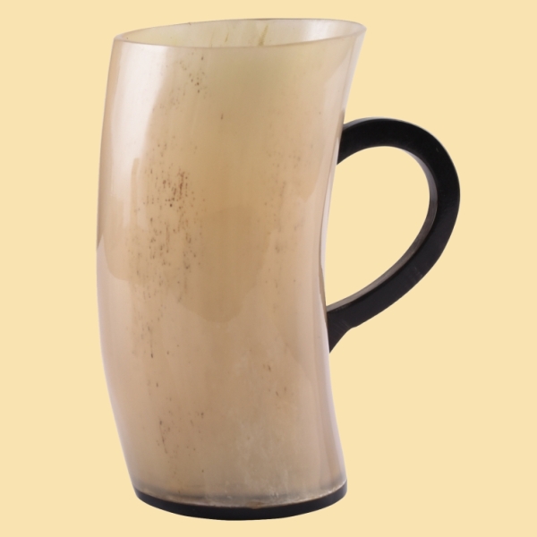 Trinkbecher / Bierkrug aus Horn
