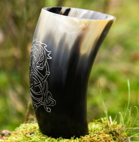 Trinkbecher aus Horn  -  Fenrir