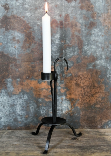 Mittelalterlicher Kerzenständer  -  geschmiedet