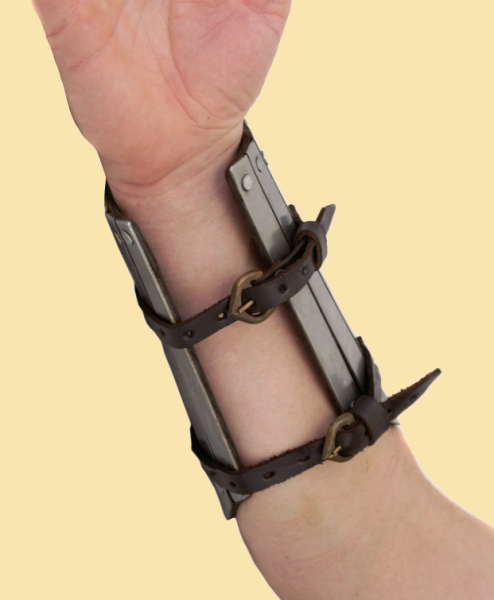 Armstulpe mit Stahlstreifen