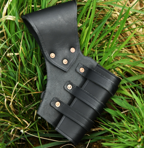 Verstellbarer Schwerthalter aus Leder - schwarz