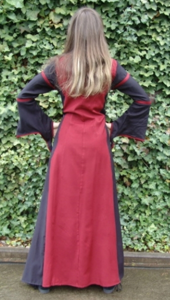 Viskosekleid mit Trompetenärmeln "Berblin" Schwarz/Rot