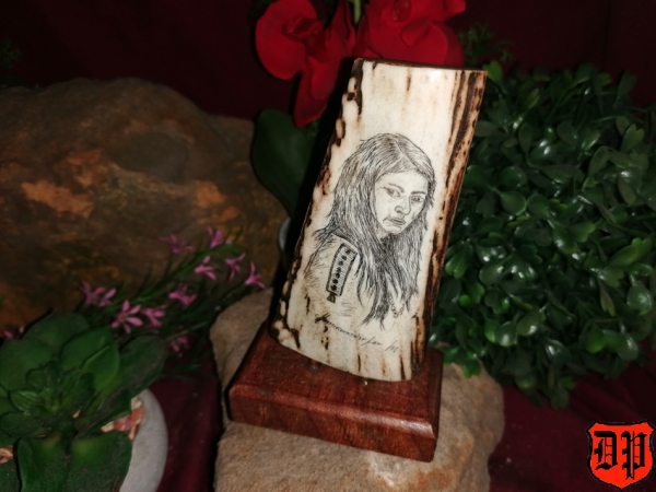 Dekorations Aufsteller mit Scrimshaw 3002